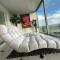Premium Sky Jacuzzi Apartment
