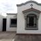 Casa céntrica, en privada con acceso controlado