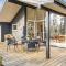 Beautiful Home In Juelsminde With Wifi