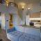 Mani Suites