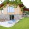 Moderne Luxusvilla in Naturlage am Miltenberg, modernes Interieur, Profiküche