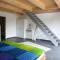 Moderne Luxusvilla in Naturlage am Miltenberg, modernes Interieur, Profiküche