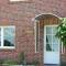 Appartement in Flachsmeer mit Grill, Terrasse und Garten