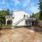 Stunning Apartment In Baric Draga