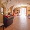 Nice Apartment In Castilenti With Wifi - Castilenti
