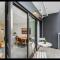 Stylish and Modern Apartment - Balcony and Pool - Auckland