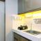 Enjoyable 2BR at Springlake Summarecon Bekasi Apartment By Travelio - 贝克西