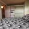 La Maison Bleue, Suite