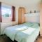 4 Bedroom Cozy Home In Heinkenszand