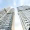 Comfortable and Strategic 1BR at Vasanta Innopark Apartment By Travelio - 芝卡朗