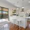 Entire Home in Sturt, Free Parking