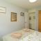 9 Manorcombe Bungalows