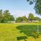 Awesome Home In Heinkenszand With Wifi