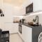 Beautiful & fully renovated 2BD apt - in city center - 20 meters from beach - 福恩吉罗拉