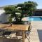 Maison Jasmin, spacieuse, avec piscine privée chauffée