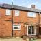 3 Bedroom House x2 FREE Parking Netflix By REDWOOD STAYS