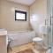 Gorgeous Home In Plesivica With Wifi - Pleškovec