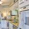 Waterfront Condo with Pool Access in Hot Springs - 温泉城