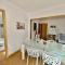 Imma bright apartment by HLCLUB Agency