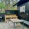3 Bedroom Cozy Home In Treungen