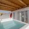 Ariadne's Crown Luxury Suites with Private Pool - Vívlos