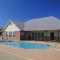 Hidden Gem - pool access, walk to beach - ديستين