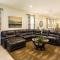 Unique Spacious 10 Bdrm Home with Backyard Pool at Encore - Orlando