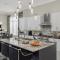Luxury 6 Bdrm Retreat with Gaming Loft Area at Reunion - 基西米