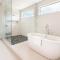 Luxury 6 Bdrm Retreat with Gaming Loft Area at Reunion - 基西米