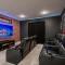 Colorful 8 Bdrm Home with Theater at Encore - Orlando