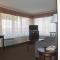 Siesta Suites - Kelowna