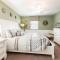 Traditional 7 Bdrm Home with Spa in Champions Gate - Davenport