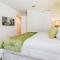 Spacious 10 Bdrm House with Private Pool and Spa at Encore