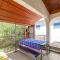 3 Bedroom Gorgeous Home In Karlobag