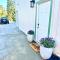 Chic & Cozy Oakland Getaway!