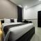 LION 7 HOTEL