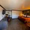 Cascade Lodge - Central Bend Retreat