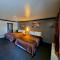 Cascade Lodge - Central Bend Retreat