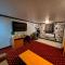 Cascade Lodge - Central Bend Retreat
