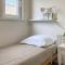 2 Bedroom Stunning Home In Heinkenszand