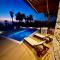 Santa Barbara Seafront villas w jacuzzi pool