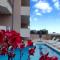 Sea view apartment with swimming pool near beach