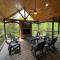 Escape to All Inn A Luxurious 6 King Bedroom Cabin with an indoor pool theater and game rooms - 赛维尔维尔