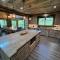 Escape to All Inn A Luxurious 6 King Bedroom Cabin with an indoor pool theater and game rooms - 赛维尔维尔