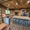 Escape to All Inn A Luxurious 6 King Bedroom Cabin with an indoor pool theater and game rooms - 赛维尔维尔