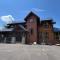 Escape to All Inn A Luxurious 6 King Bedroom Cabin with an indoor pool theater and game rooms - 赛维尔维尔