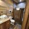 Escape to All Inn A Luxurious 6 King Bedroom Cabin with an indoor pool theater and game rooms - 赛维尔维尔