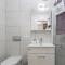 Cozy Apartment In Vantacici With Wifi