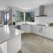 Murrays Gem l Modern 4bed Stunner l Sea View & Spa! - Auckland
