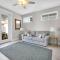 Luxury Beach Getaway 4 Blocks to Beach+ Pier - 杰克逊维尔海滩